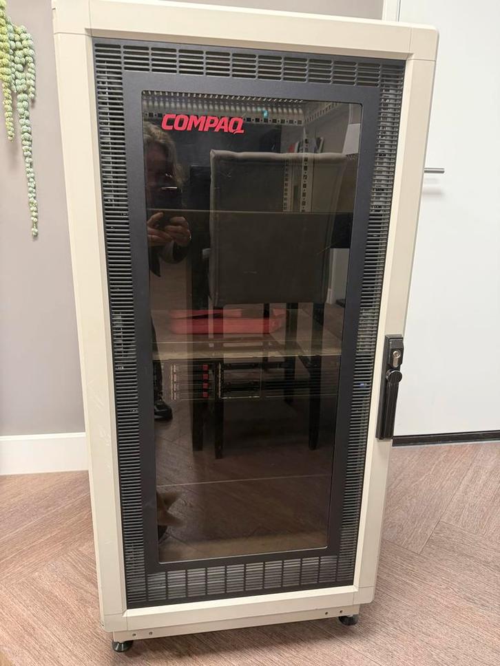 Compaq Server Rack - Gebruikt, Computers en Software, Serverkasten, Gebruikt, Glas, Geperforeerd, Ophalen