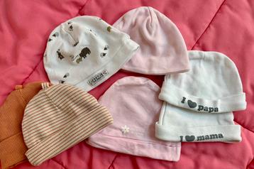7x babymutsjes o.a. Feetje en Prénatal beschikbaar voor biedingen