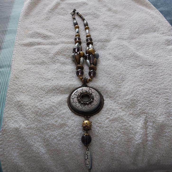 Ketting met ronde hanger., Sieraden, Tassen en Uiterlijk, Kettingen, Zo goed als nieuw, Overige materialen, Overige kleuren, Met hanger