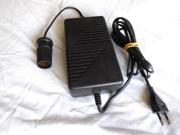 Omvormer voor Camping koelboxen 230 Volt naar 12 Volt. beschikbaar voor biedingen