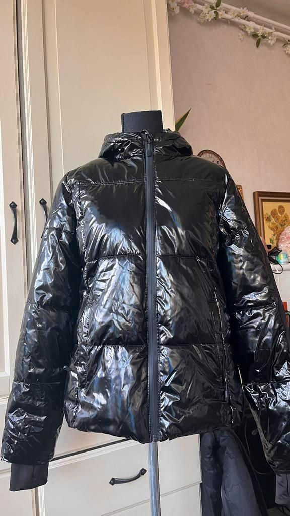 NIKKIE Ski Jas, Kleding | Dames, Jassen | Winter, Zo goed als nieuw, Maat 38/40 (M), Zwart, Ophalen of Verzenden