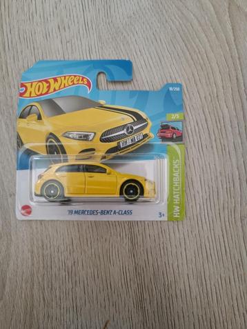 HOT WHEELS '19 MERCEDES-BENZ a-class geel hw hatchbacks beschikbaar voor biedingen