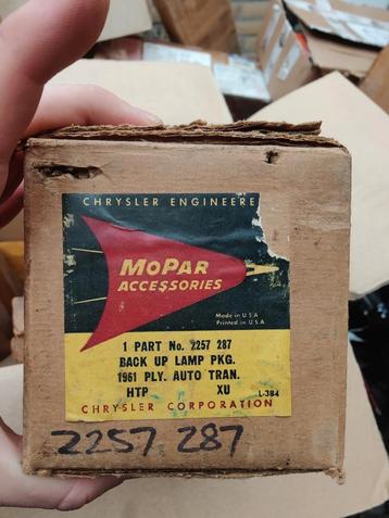 Chrysler Plymouth Mopar NOS onderdelen Fury 1960 1961 beschikbaar voor biedingen