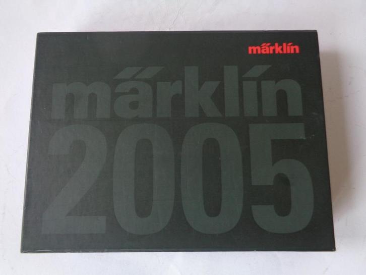 Marklin Jaarboek 2005 in Box, met 3 Boeken + HO, I, Z + DVD, Hobby en Vrije tijd, Modeltreinen | H0, Zo goed als nieuw, Boek, Tijdschrift of Catalogus