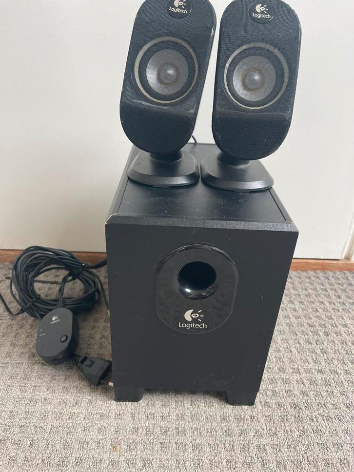 Goeie Pc speaker set, Computers en Software, Pc speakers, Zo goed als nieuw, Audiokanaal 2.1, Ophalen of Verzenden