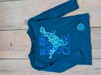 Mooi shirt met dino, blauw, maat 98/104, Kinderen en Baby's, Kinderkleding | Maat 98, Ophalen, Zo goed als nieuw, Jongen, Shirt of Longsleeve
