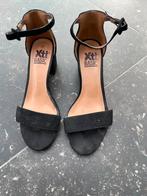 Zwarte Hakken Xti Basic Maat 39, Ophalen of Verzenden, Gedragen, Zwart, Schoenen met lage hakken