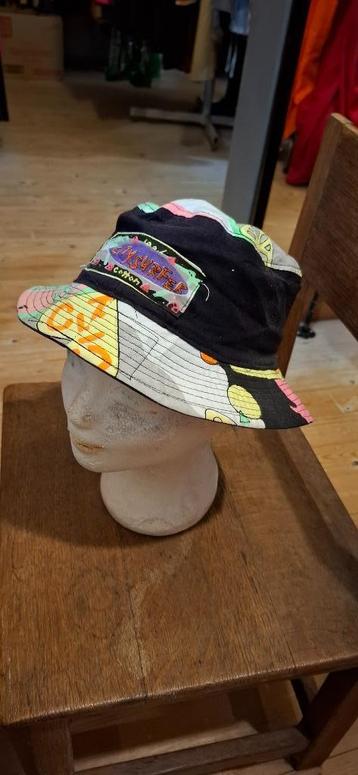 Bucket Hats beschikbaar voor biedingen