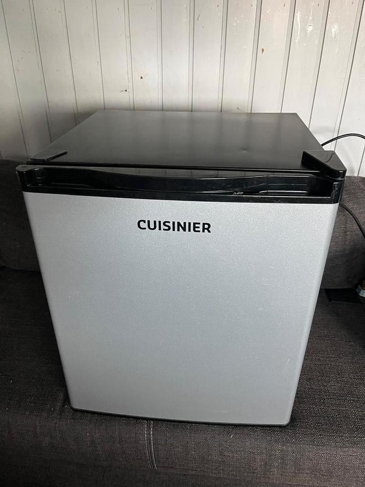 Mini Koelkast - Compact en Handig!, Witgoed en Apparatuur, Koelkasten en IJskasten, Gebruikt, Zonder vriesvak, Minder dan 75 liter