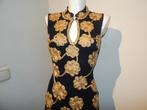 Hunza zwarte chique jurk gouden stiksels bloemen S, Verzenden, Zwart, Zo goed als nieuw, Knielengte