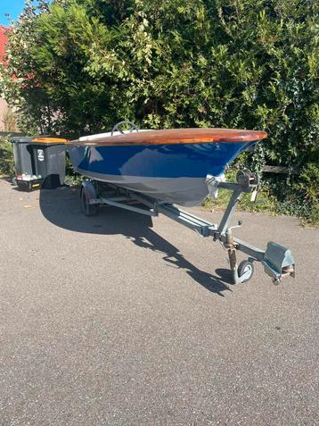 Vega Matador speedboot + kniktrailer beschikbaar voor biedingen