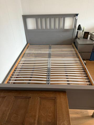 Ikea hemnes bed 140x200cm grijs als nieuw - afbeelding 2