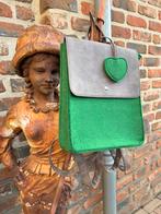 Beagles. Rugtasje groen vilt met nappa, Sieraden, Tassen en Uiterlijk, Tassen | Damestassen, Ophalen of Verzenden, Zo goed als nieuw