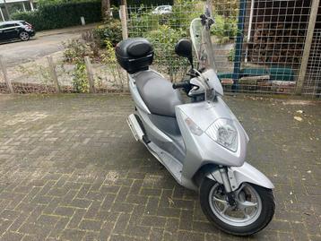 Honda Dylan 150cc Motorscooter - A2 Rijbewijs beschikbaar voor biedingen