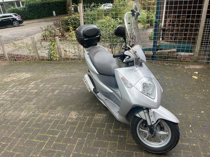 Honda Dylan 150cc Motorscooter - A2 Rijbewijs, Motoren, Motoren | Honda, Particulier, Scooter, 12 t/m 35 kW, 1 cilinder, Minimaal motorrijbewijs A2