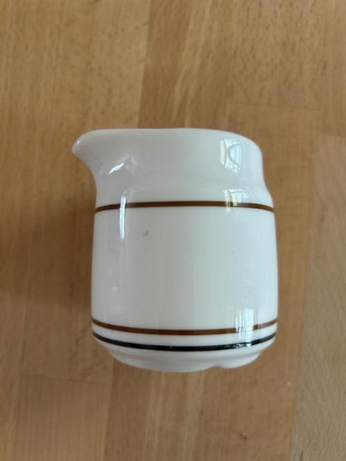 Rörstrand Sweden schenkkannetje, Huis en Inrichting, Keuken | Servies, Nieuw, Overige typen, Overige stijlen, Porselein, Ophalen of Verzenden