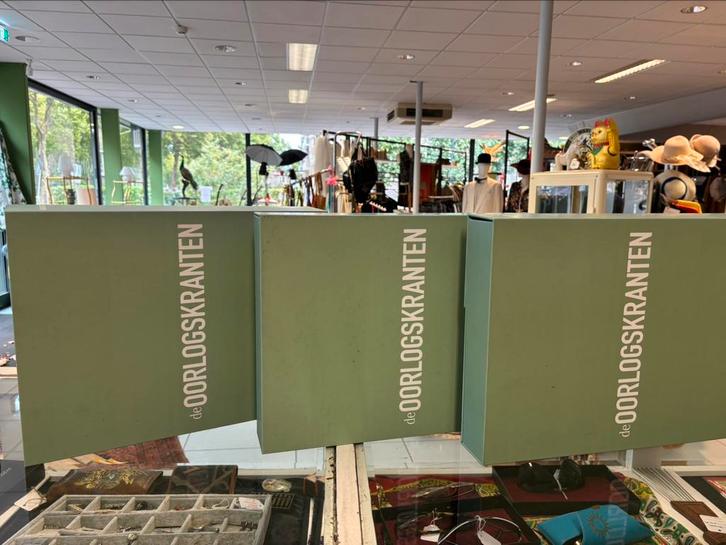 Collectie oorlogskranten 1940-1945 4 originele mappen €70,-, Boeken, Oorlog en Militair, Zo goed als nieuw, Overige onderwerpen