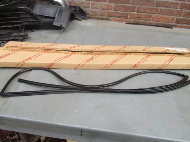 voorruitrubber lijst corolla verso E 12, Auto-onderdelen, Ruiten en Toebehoren, Toyota, Nieuw, Ophalen of Verzenden