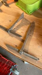 Oude ankers. Antiek €5,00, Doe-het-zelf en Verbouw, IJzerwaren en Bevestigingsmiddelen, Ophalen, Gebruikt