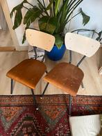 Eetkamerstoeltjes | Schoolstoelen, Ophalen, Gebruikt, Twee, Bruin