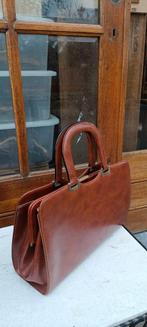 Leren handtas vintage, Sieraden, Tassen en Uiterlijk, Tassen | Reistassen en Weekendtassen, Verzenden, Gebruikt, Bruin, Minder dan 35 cm