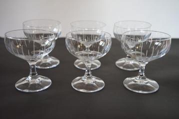 vintage mid century glas servies geslepen kristal glas set. beschikbaar voor biedingen