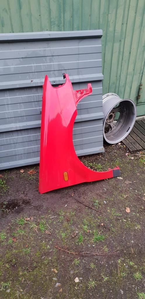 VW POLO VOORSCHERM RECHTS BJ 1997, Auto-onderdelen, Carrosserie en Plaatwerk, Spatbord, Gebruikt, Ophalen of Verzenden