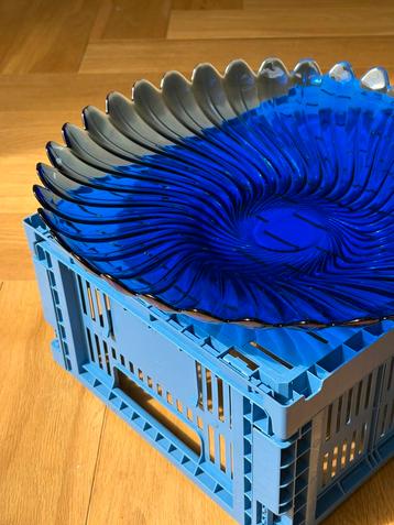 Kobalt blauwe Luminarc schaal beschikbaar voor biedingen