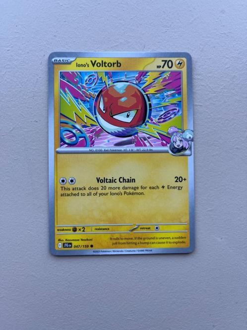 Iono's Voltorb 47/159 - Journey Together - Pokemon Kaart, Hobby en Vrije tijd, Verzamelkaartspellen | Pokémon, Nieuw, Losse kaart
