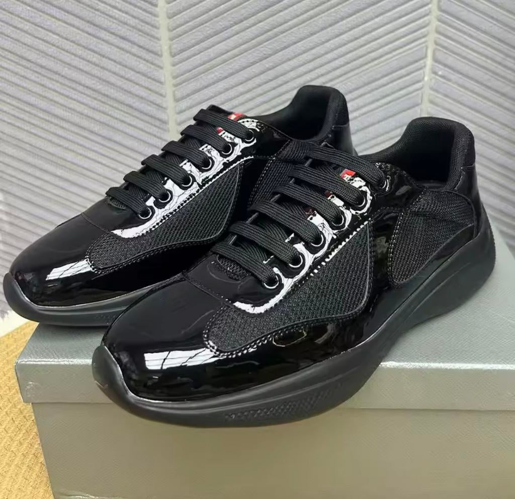 Prada schoen, Ophalen of Verzenden, Zo goed als nieuw, Zwart