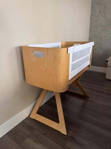 Bednest co-sleeper – fijn wiegje voor de newbornfase beschikbaar voor biedingen