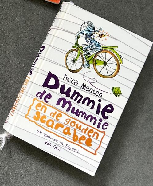 Tosca Menten - Dummie de mummie en de gouden scarabee, Boeken, Kinderboeken | Jeugd | onder 10 jaar, Zo goed als nieuw, Ophalen of Verzenden