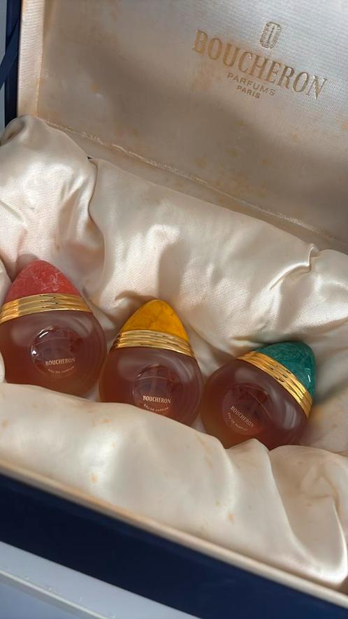 Vintage satijnen koffer met 3 x 30 ml Boucheron, Sieraden, Tassen en Uiterlijk, Uiterlijk | Parfum, Zo goed als nieuw, Ophalen of Verzenden