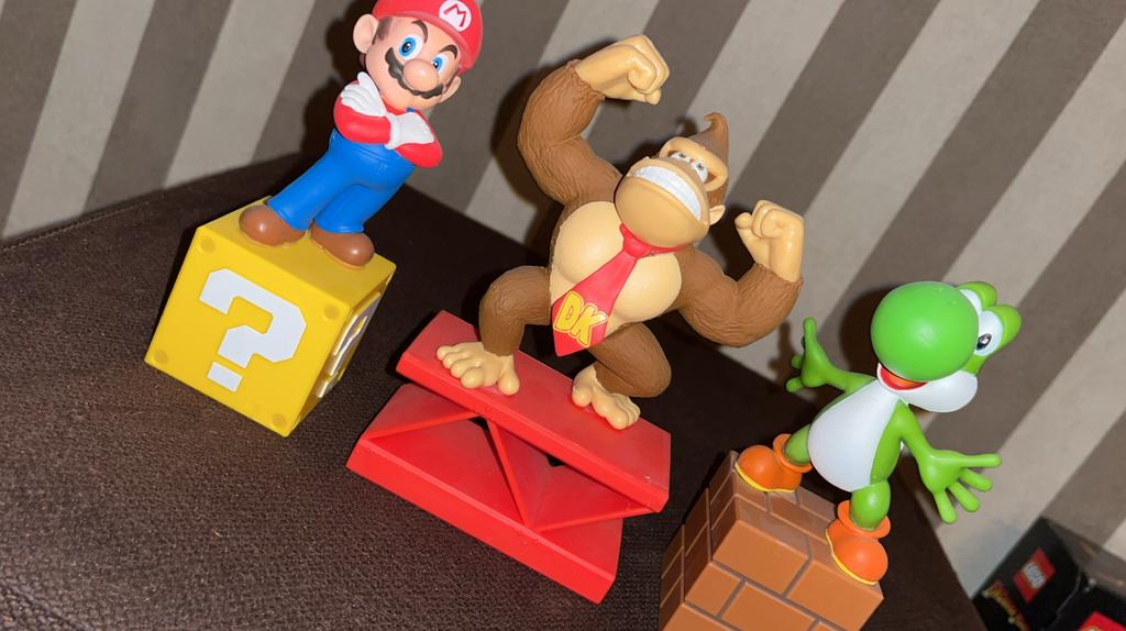 Mario donkey kong yoshi mini statues, Verzamelen, Beelden en Beeldjes, Ophalen of Verzenden, Zo goed als nieuw