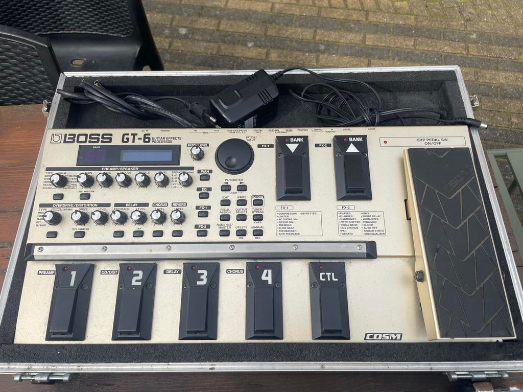 Boss GT-6 Multi-effect Processor in Flightcase, Muziek en Instrumenten, Effecten, Ophalen, Gebruikt, Multi-effect