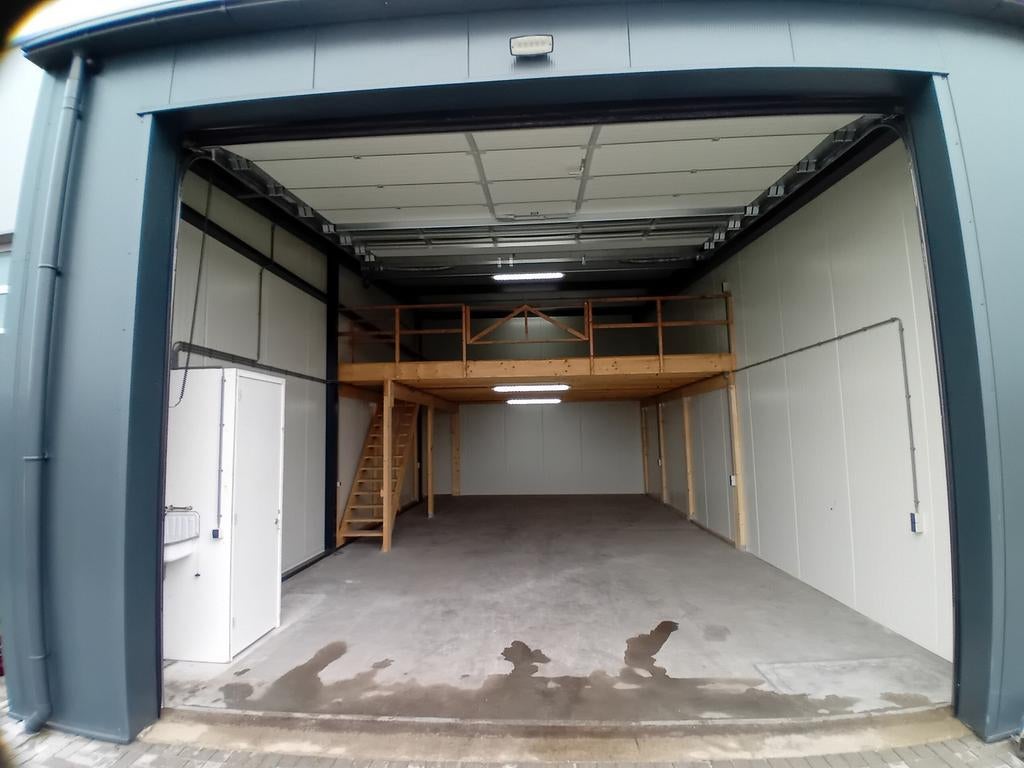 Loods / bedrijfsruimte in Sneek te huur 125 m2, Bedrijfsruimte