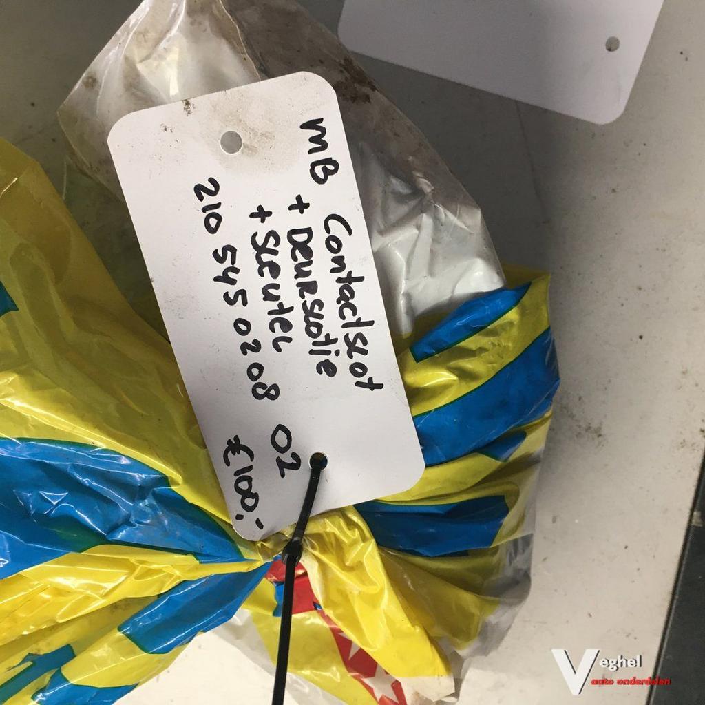 Mercedes Contactslot met sleutel en deurslot 210 545 02 08 0, Gebruikt, -, -, Ophalen of Verzenden