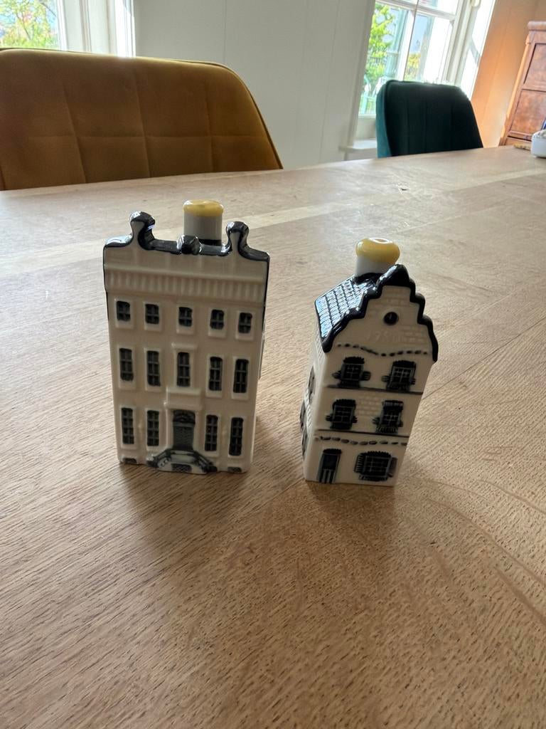 Twee KLM Delfts Blauwe huisjes - Bols, Verzamelen, KLM Huisjes, Ophalen of Verzenden, Nieuw, 1 t/m 20, Gevuld