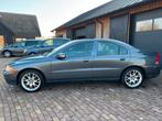 Volvo S60 2.4 Kinetic AUTOMAAT NL AUTO,LEER , STOELVERWARMIN, Gebruikt, Zwart, S60, 2435 cc