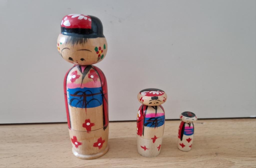 Kokeshi Japanse vintage retro poppen hout bobblehead 3 stuks, Ophalen of Verzenden, Zo goed als nieuw