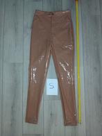 Nieuwe lak legging maat S, Verzenden, Nieuw, Maat 36 (S), Beige