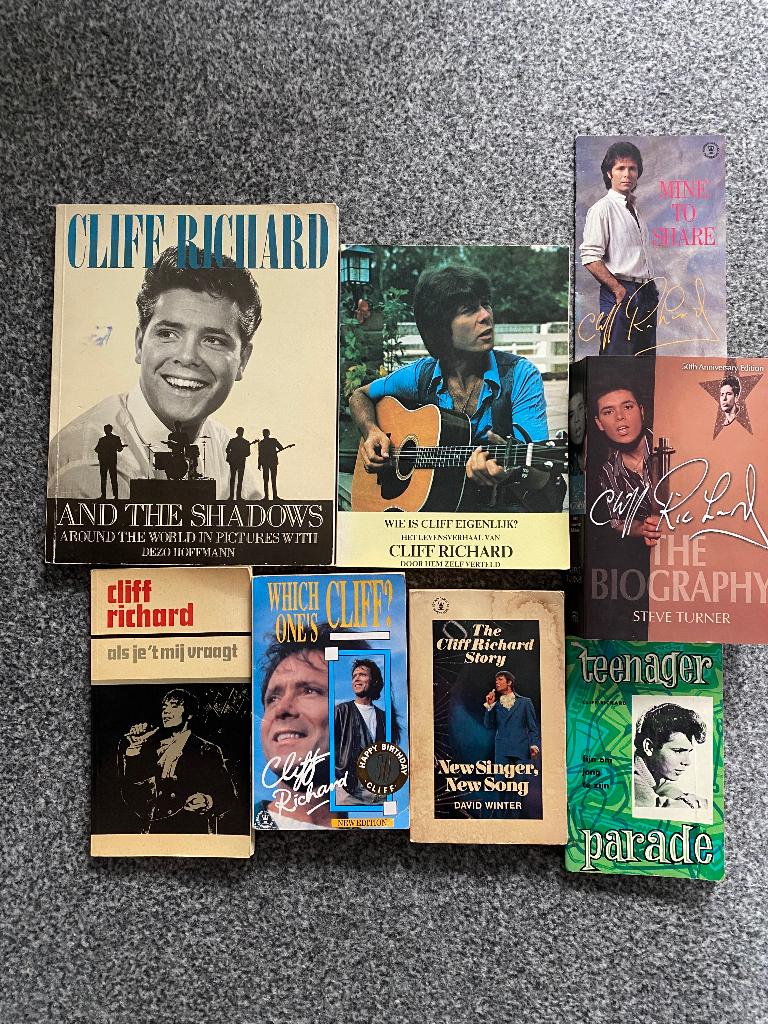 Cliff Richard - 8 Boeken voor de verzamelaar, Boeken, Ophalen of Verzenden, Gelezen, Diverse, Overige