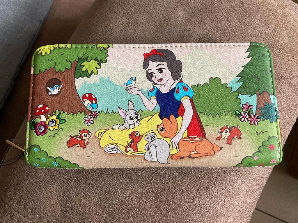 Nieuwe Loungefly Sneeuwwitje portemonnee ( Disney ), Verzamelen, Disney, Ophalen of Verzenden, Sneeuwwitje of Doornroosje, Nieuw