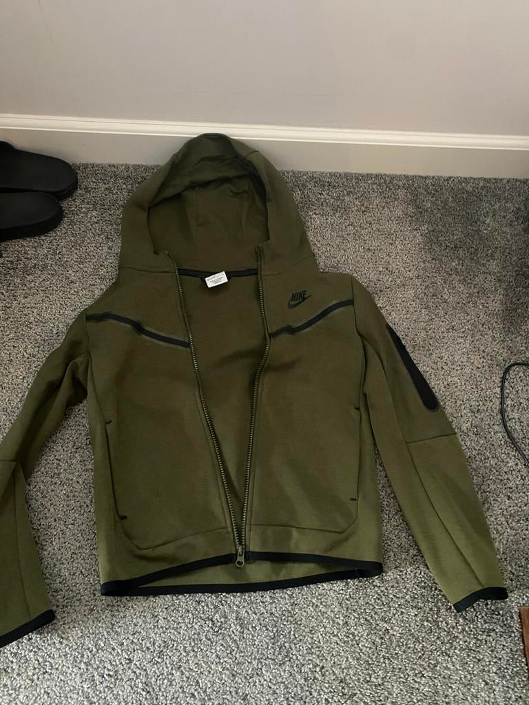 Nike Tech vest maat 137-147, Kinderen en Baby's, Kinderkleding | Maat 134, Ophalen of Verzenden, Zo goed als nieuw, Jongen of Meisje