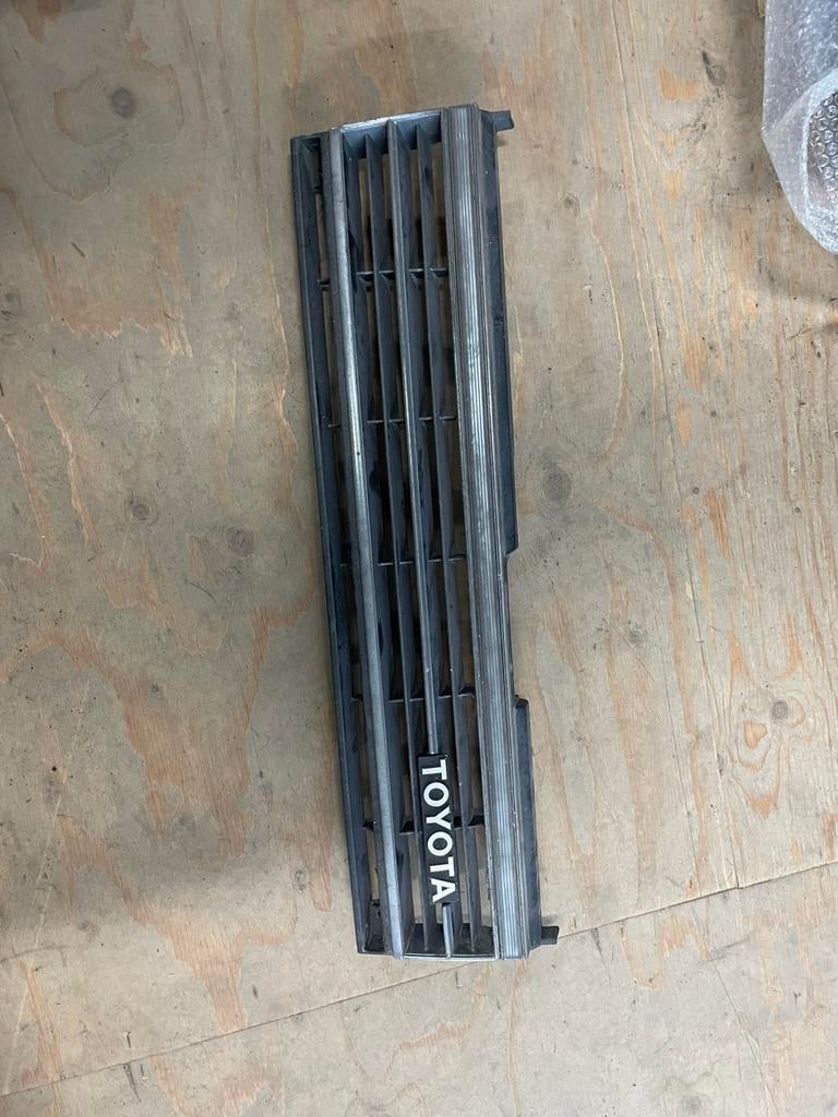 Toyota carina 2 t15 facelift gril gebruikt, Ophalen of Verzenden