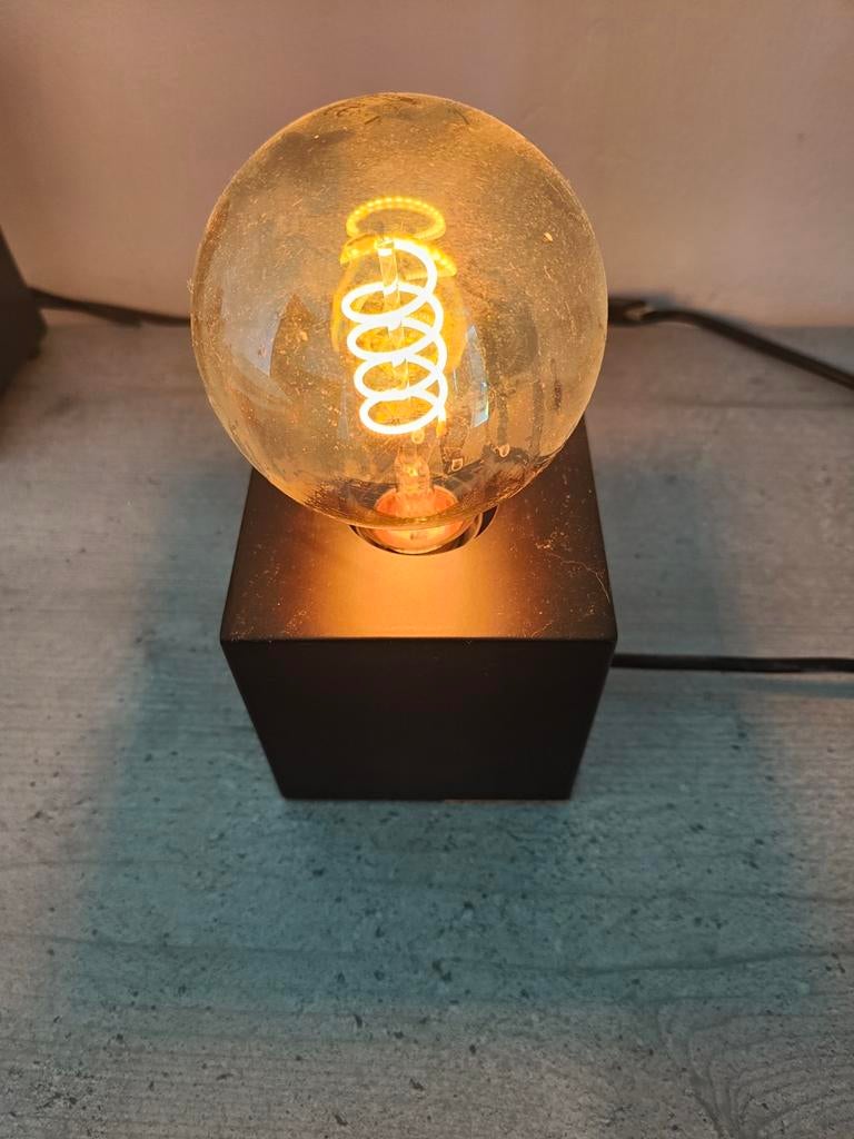 Modern kubus lampje met Edison gloeilamp, Ophalen