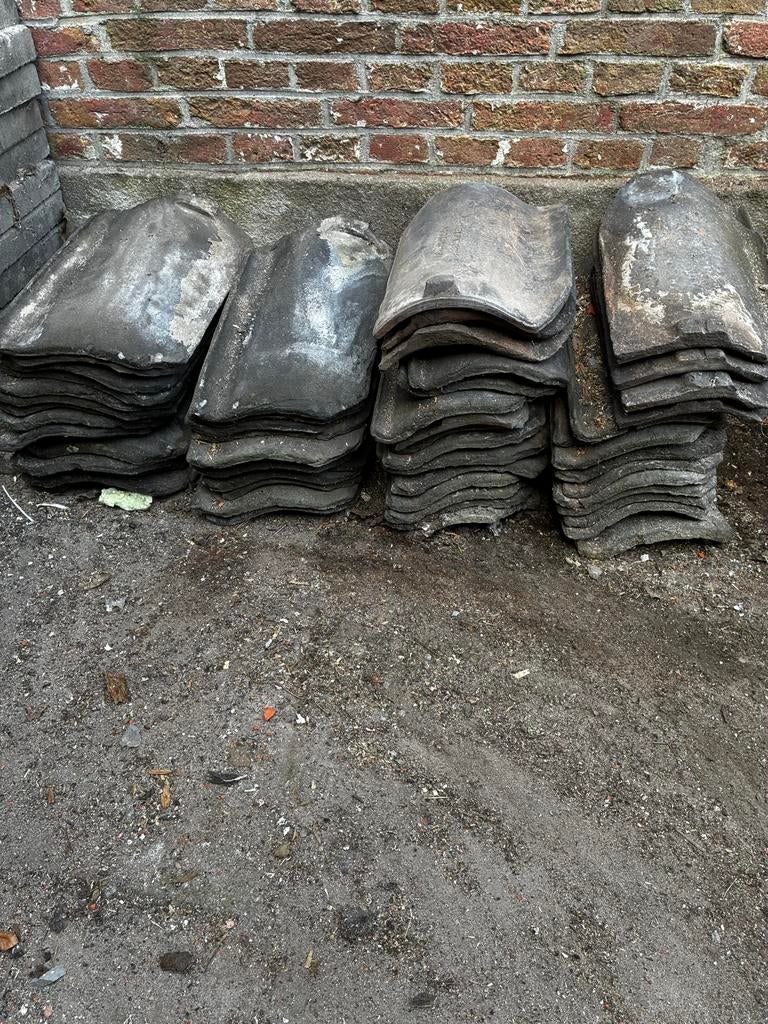 55 Zwarte gebakken monumentale Hollandse dakpannen + nokvors, Doe-het-zelf en Verbouw, Dakpannen en Dakbedekking, Ophalen, Gebruikt