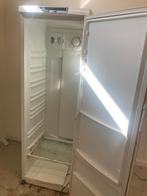 Gratis koelkast, ideaal voor kratten bier, Ophalen, 200 liter of meer, 60 cm of meer, 160 cm of meer