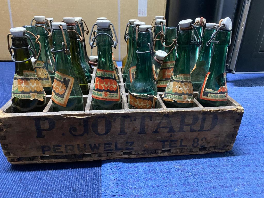 houten krat met flesjes, Antiek en Kunst, Ophalen