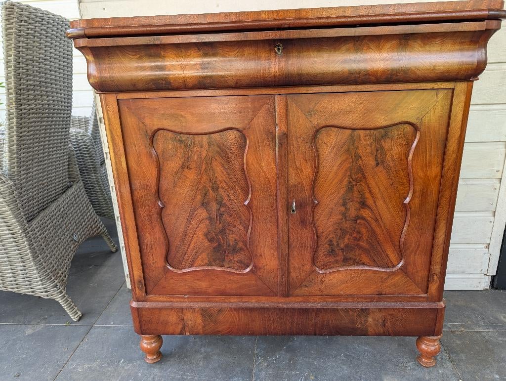 Antieke Biedermeier commode mahonie, Ophalen
